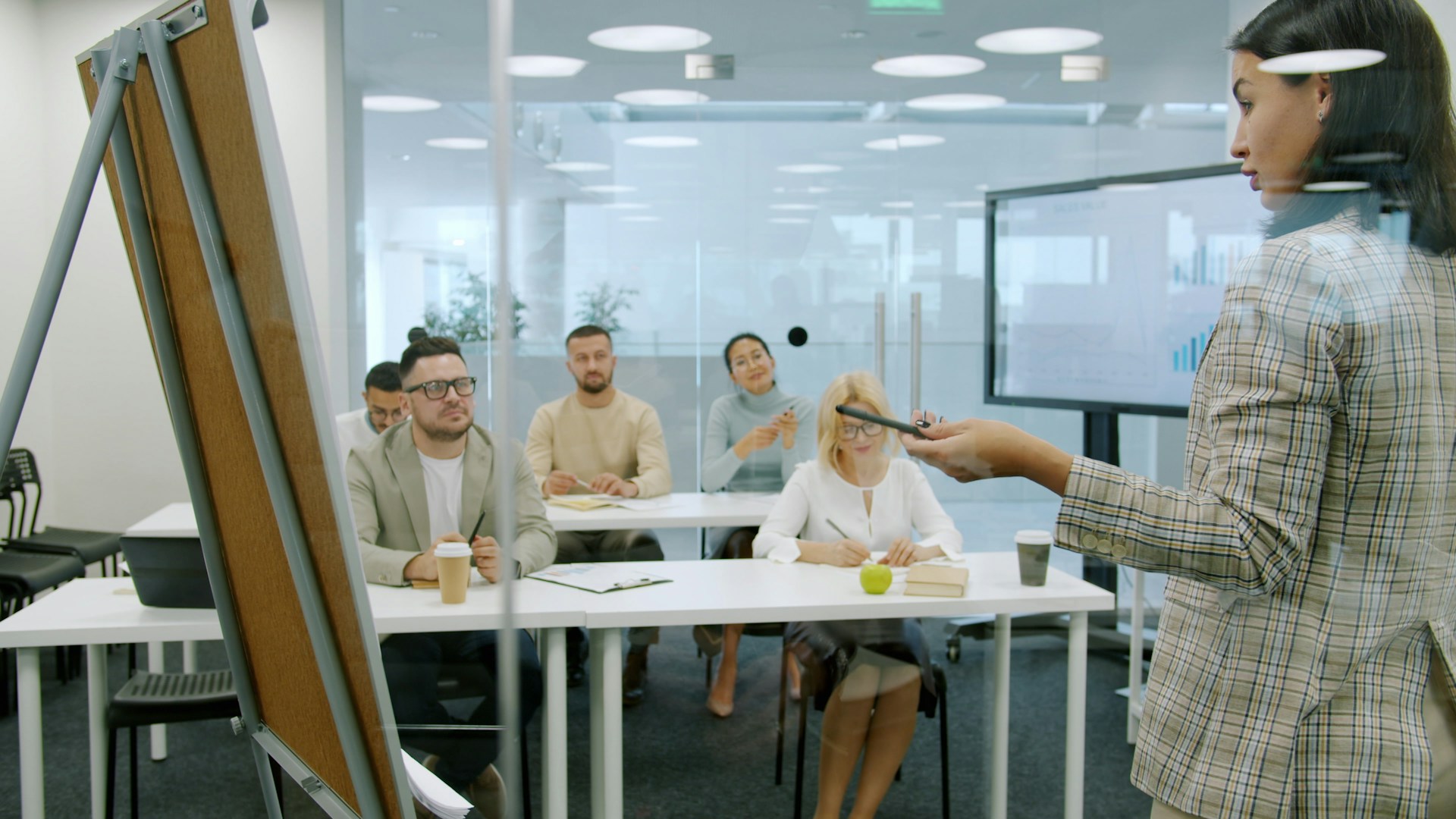 Multi-Tenant vs. Single-Tenant LMS for Course Sellers: Costs Compared